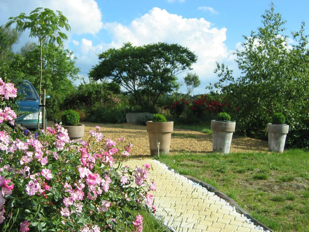 Au Moulin Geant Bed & Breakfast Rochefort-sur-Loire Exterior photo