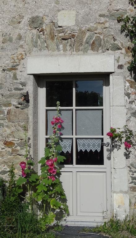 Au Moulin Geant Bed & Breakfast Rochefort-sur-Loire Exterior photo