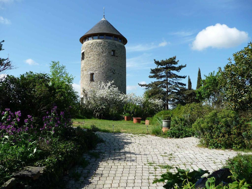 Au Moulin Geant Bed & Breakfast Rochefort-sur-Loire Exterior photo